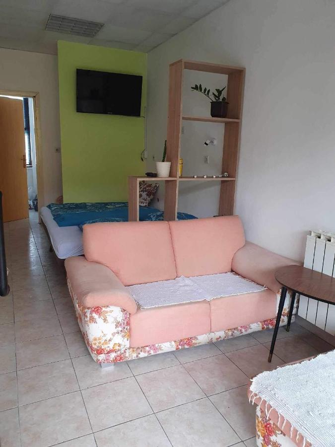 Smjestaj Lägenhet Doboj Exteriör bild